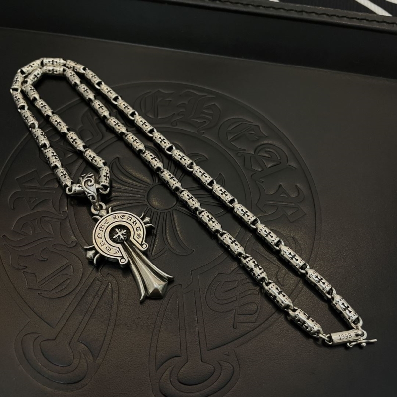 Ch*0me He**ts necklaces